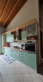 Cucina moderna color verde salvia