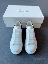 Alexander McQueen bianco e nero