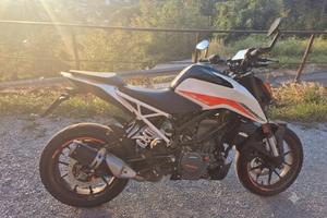 KTM DUKE 390