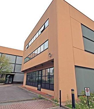 Immobile di 2700 m² con più di 5 locali a Treviolo