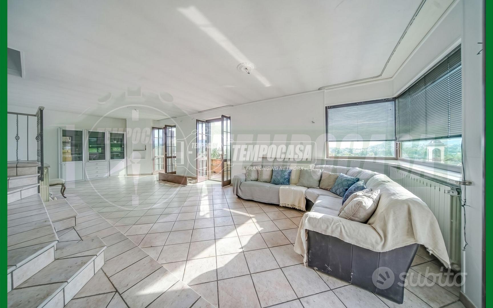 Casa – Sangiano - Vista 2