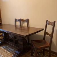 Tavolo in legno massiccio + 8 sedie