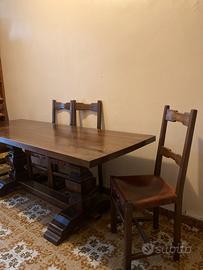 Tavolo in legno massiccio + 8 sedie