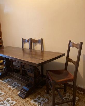 Tavolo in legno massiccio + 8 sedie