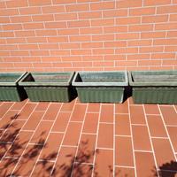 4 Fioriere da giardino in plastica
 30 x 30x 60