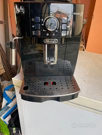 Macchina caffè De Longhi magnifica s