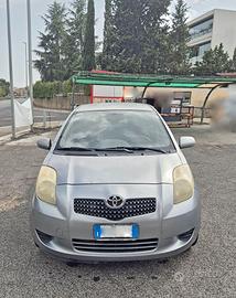 Uniproprietario. Toyota Yaris 1.0 benzina, anno lu