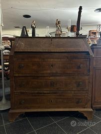 Secreter d'Epoca Antico in Legno Intarsiato