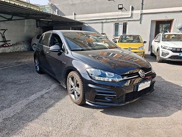 Volkswagen Golf 2.0 TDI 5p. R-LINE