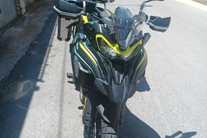 Moto Benelli TRK 702x