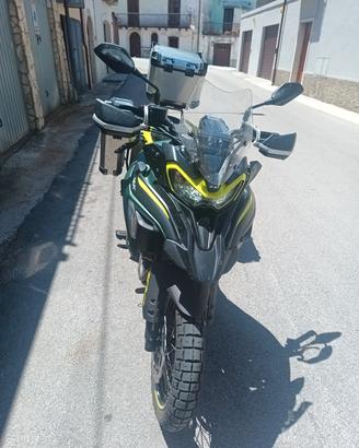 Moto Benelli TRK 702x