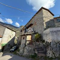 CASA SEMINDIPENDENTE A PIGLIO