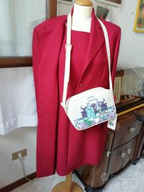 completo cappottino e tubino coordinati con borsa