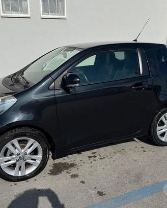 Toyota iq