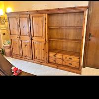 Armadio in pino Russo