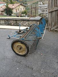 Rastrello meccanico fieno girafieno