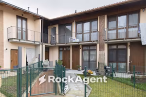 Villetta a schiera di 100 m² con 3 locali e box au