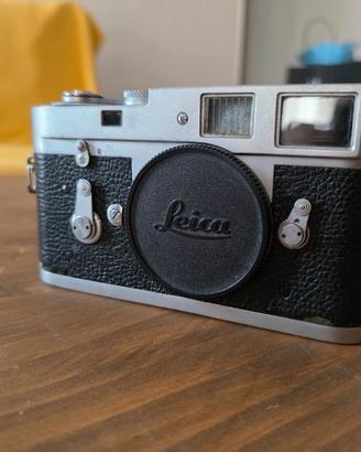 Leica M2