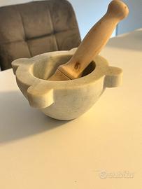 Mortaio in marmo di carrara