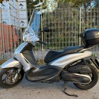 Piaggio Beverly 350 Sport Touring - Interessi 0