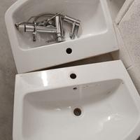 Due lavaBi lavandini nuovi con rubinetteria 