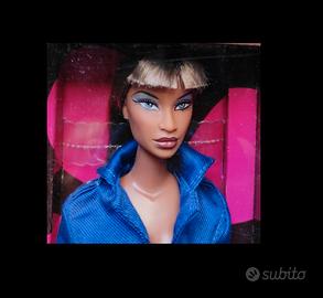 Janay - Studio it (blu) Fashion Doll