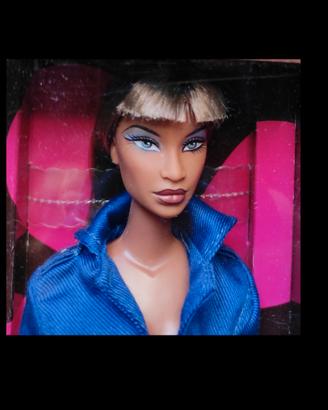 Janay - Studio it (blu) Fashion Doll