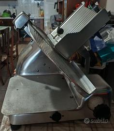 Affettatrice a gravità professionale – funzionante