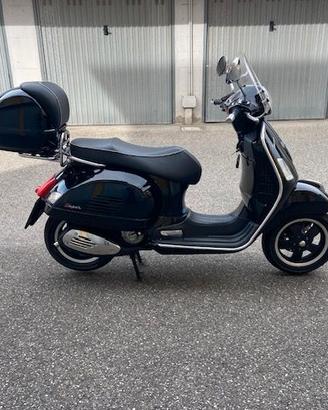 Vespa GTS Super 300ie perfetta km.32000 a Piacenza