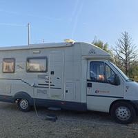 Camper semi integrale anno 2001