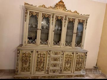 Intera camera  da pranzo stile veneziano