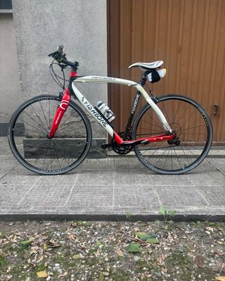 Bicicletta gravel Fishbone carbonio
