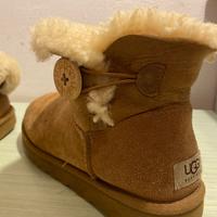 Similar UGG Stivali Mini Bailey Button Montone