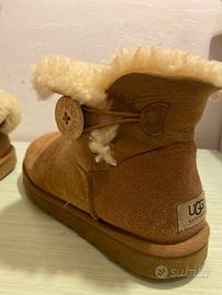 Similar UGG Stivali Mini Bailey Button Montone