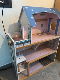 Casa bambole in legno