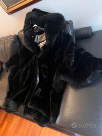 Pelliccia di Castorino nero a pelo corto (come nuo
