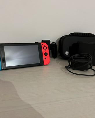 Nintendo Switch + 3 giochi + accessori