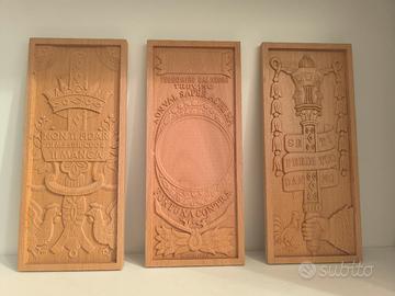 Set di 4 bassorilievi in legno, Assi Carte Tr.