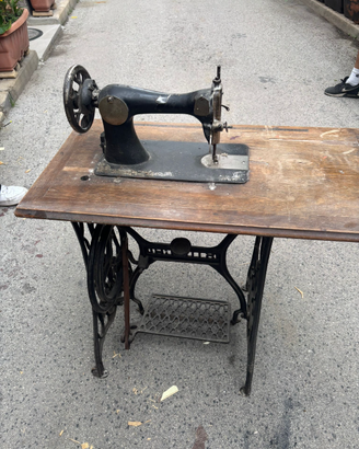 Macchina da cucire vintage