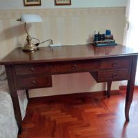 Scrivania in noce
