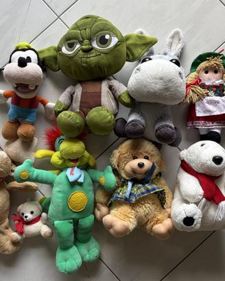 Set/Lotto 9 Peluche - Disney / Star Wars / Kinder
