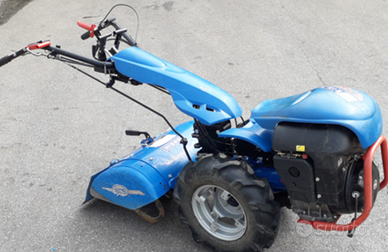 Motocoltivatore con fresa e trincia