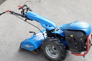 Motocoltivatore con fresa e trincia