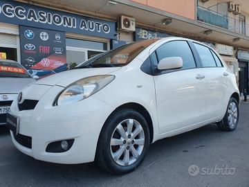 Toyota Yaris 1.3 5 porte Sol benzina anno 2011 km 