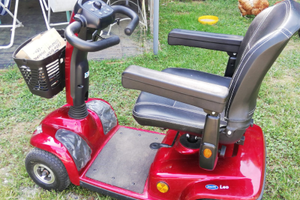 Scooter per anziani INVACARE LEO 4 RUOTE