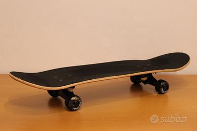 Skateboard 4 ruote quasi nuovo