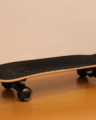 Skateboard 4 ruote quasi nuovo