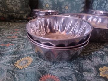 12 ciotole / coppette acciaio  + ciotola grande.