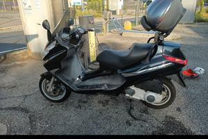 piaggio x8 250ie del 2006 con accessori