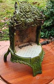 Antica stufa in miniatura